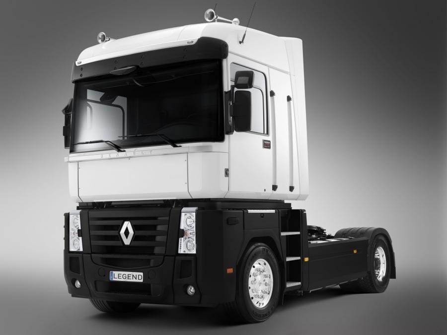  Renault Magnum Legend 2011 года  (фото 1 из 7)